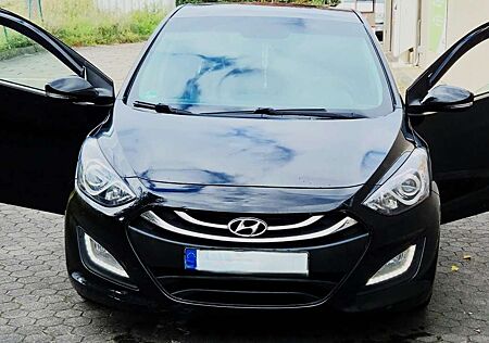 Hyundai i30 gebraucht kaufen Hyundai i30 1.6 Fifa World