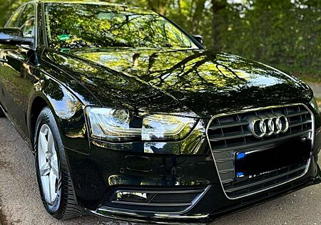 Audi A4 TOP 1.8TFSI quattro/1.Hand/44.000 KM/unfallfrei