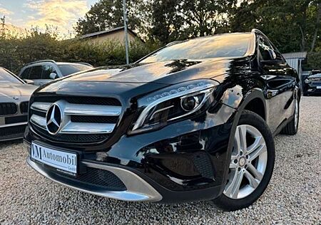 Mercedes-Benz GLA 220 d 4MATIC DCT AHK*Tempo*SitzHz.*1.Hand