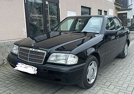 Mercedes-Benz C 180 Elegance