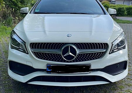 Mercedes-Benz CLA 200 Shooting Brake 7G-DCT AMG Line