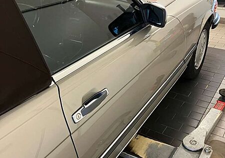 Mercedes-Benz SL 560