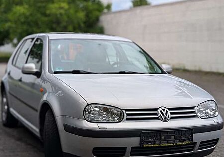 VW Golf Volkswagen 1.6 Automatik