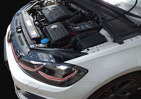 VW Golf GTI Volkswagen (BlueMotion Technology) Performance