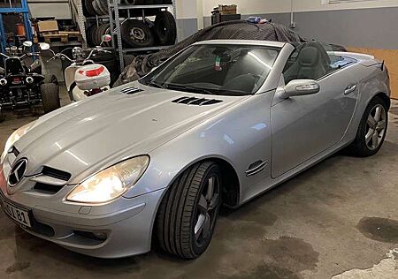 Mercedes-Benz SLK 200 Kompressor Automatik AMG Sportpaket