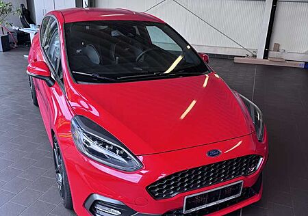 Ford Fiesta 1.5 EcoBoost S&S mit Leder-Exclusiv-Paket ST