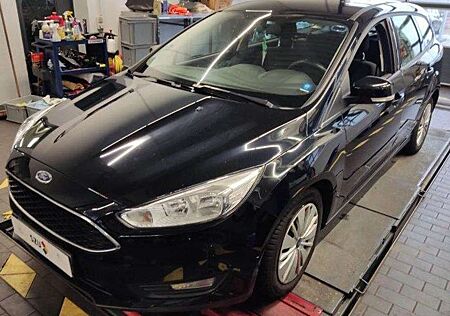 Ford Focus 1.5 TDCi Business 1. Hand Navi PDC AHK Tempomat