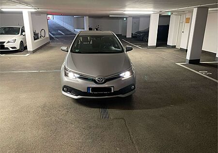 Toyota Auris 1.8 VVT-i Hybrid Automatik Comfort (1. Hand)