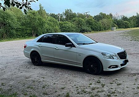 Mercedes-Benz E 200 CGI BlueEFFICIENCY Automatik Avantgarde