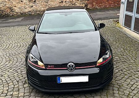 VW Golf GTI Volkswagen Golf VII 5-Türer (BlueMotion Technology) DSG