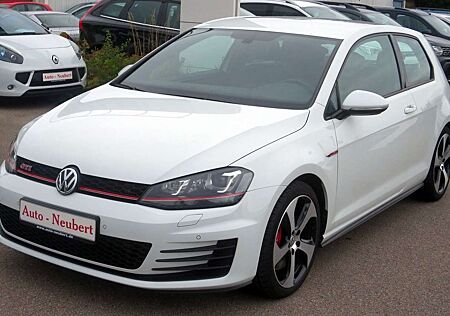 VW Golf Volkswagen VII GTI Performance