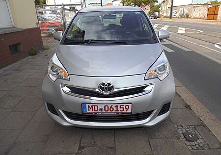 Toyota Verso-S Life