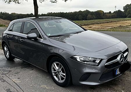 Mercedes-Benz A 180 gebraucht kaufen Mercedes-Benz A 180 (177.084) Mountaingrau