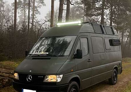 Mercedes-Benz Sprinter 212 D 902.461