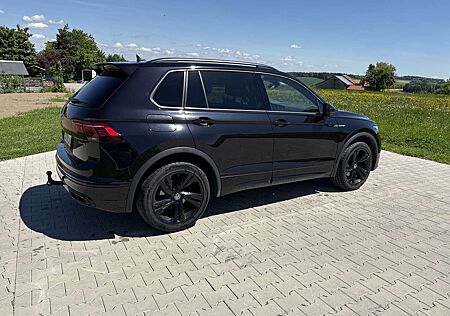 VW Tiguan Volkswagen 2.0 TDI SCR 4MOTION DSG R-Line