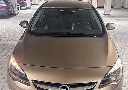 Opel Astra 1.4 Turbo Automatik 150 Jahre