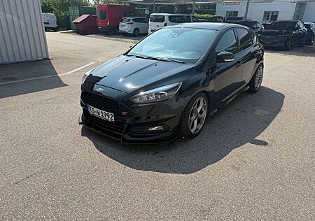 Ford Focus Lim. ST Leder-Sport * REMUS * H&R *