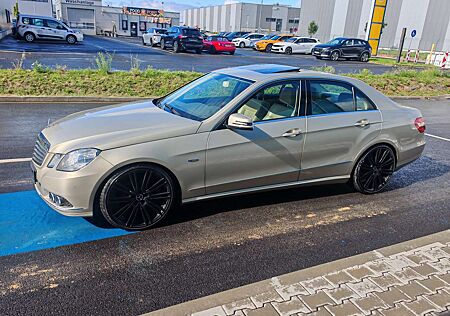 Mercedes-Benz E 220 CDI DPF BlueEFFICIENCY Automatik Elegance