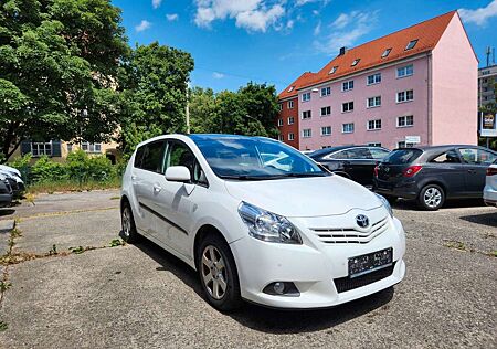 Toyota Verso Travel 1.8 Automatik*7-Sitze*Panorama*Navi
