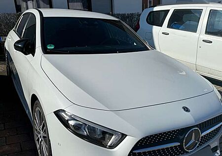 Mercedes-Benz A 200 7G-DCT AMG Line