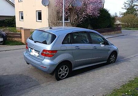 Mercedes-Benz B 170