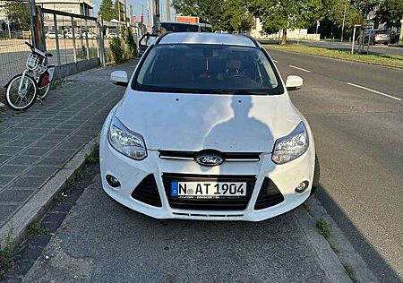 Ford Focus Turnier 2.0 TDCi DPF Aut. Titanium