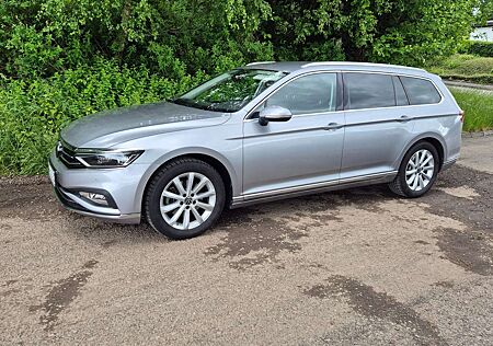 VW Passat Variant Volkswagen 2.0 TDI SCR DSG Elegance