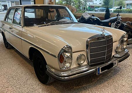 Mercedes-Benz 280 SE