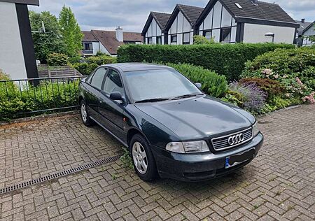 Audi A4 1.6
