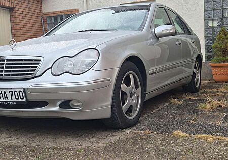 Mercedes-Benz C 240 (203.061)