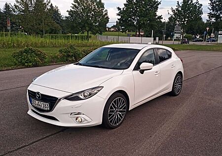 Mazda 3 Skyactiv G165 Sports-Line