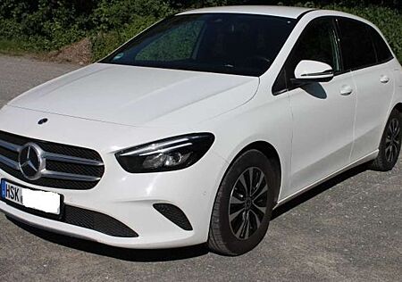 Mercedes-Benz B 180 B-Klasse Diesel d 7G-DCT+Navi+AHK+Alu