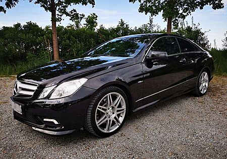 Mercedes-Benz E 350 CGI Coupé BlueEfficiency AMG Line
