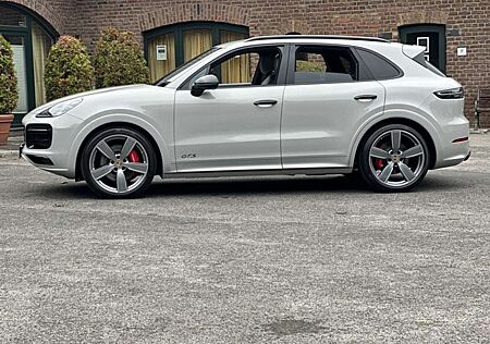 Porsche Cayenne GTS 22 SPORTDESIGN-CHRONO*BOSE*MATRIX*360° K