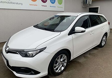 Toyota Auris 1.4 D-4D Touring Sports Comfort