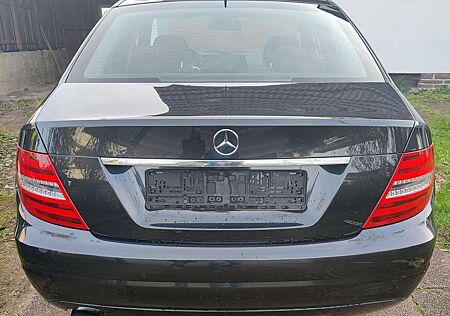 Mercedes-Benz C 220 CDI DPF BlueEFFICIENCY Avantgarde Edition
