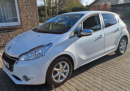 Peugeot 208 Style 1Hand Tüv Neu