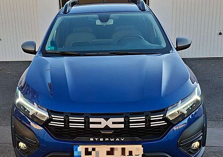 Dacia Sandero Stepway TCe 110 Expression+- gara. 08 .2026