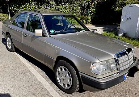 Mercedes-Benz E 200 Automatik eSSD Alufelgen Sportline ZV Servo