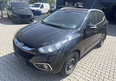 Hyundai ix35 2.0 CRDi 4WD 1 Hand Voll Tüv neu