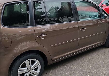 VW Touran Volkswagen 2.0 TDI DPF DSG Comfortline