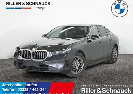 BMW 520 d AHK+HUD+SITZBELÜFTUNG+MEM