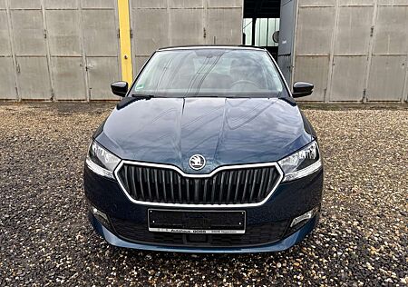 Skoda Fabia Style Automatik PDC Klimaaut. Sitzheizung S-Heft