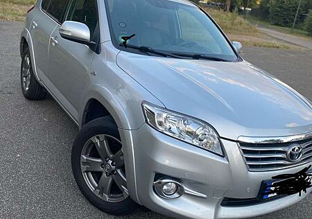 Toyota RAV 4 2.2 D-4D 4x4 Automatik Life