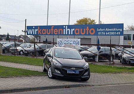 Hyundai i30 Trend*1-HAND*TEMPOMAT*PDC V-H*KAMERA !!