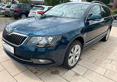 Skoda Superb Combi Elegance Vollleder