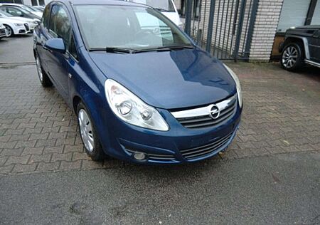 Opel Corsa 1.2 16V Cosmo-Allwetterreifen-Tüv