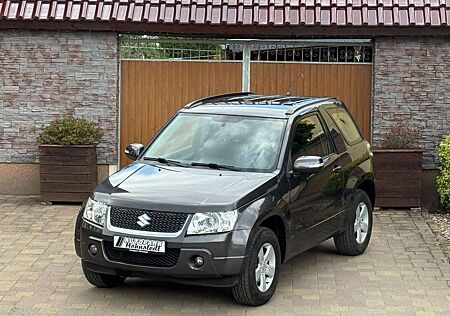 Suzuki Grand Vitara 1.6 Club (3-trg.) *Allrad*1. Hand*