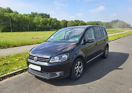 VW Touran Volkswagen 1.6 TDI DPF Trendline