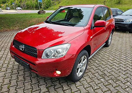 Toyota RAV 4 2.0-l 4x4 Aut Leder Navi Keyless AHK